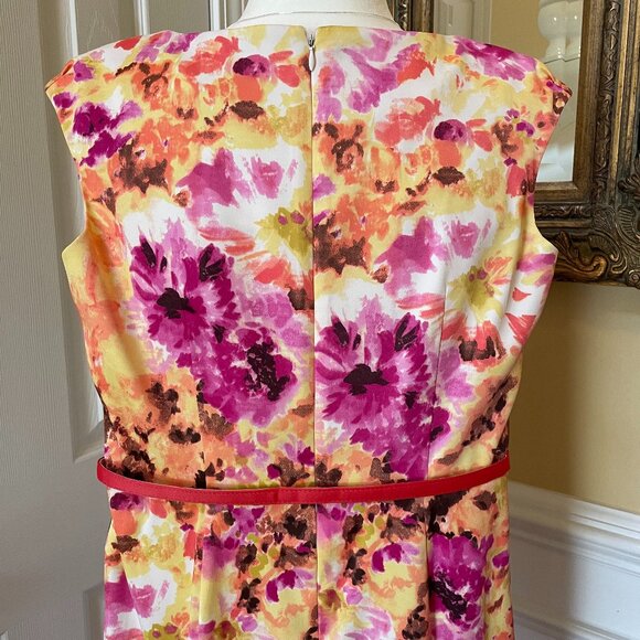 Size 9 Jr sheath dress by I.N. San Francisco. Like New. Bright Colors. Belt Opt. - Picture 4 of 10